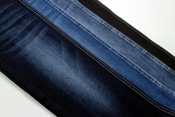 Disponível em tecido de denim de peso médio, elástico e azul escuro, produtos prontos para a fabricação de calças de ganga