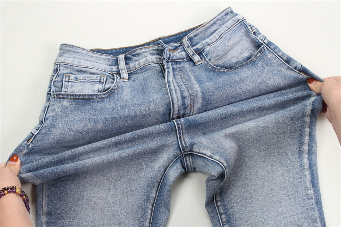180cm Largura 10 oz Preço barato Produtos prontos Fábrica de tecido denim para jeans de senhora