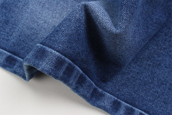 Bom preço 10 oz Super Blue Denim Tecido rígido 100% de algodão para estilo jeans Boyfriend estilo suave toque de mão mulheres jeans verão em venda on-line