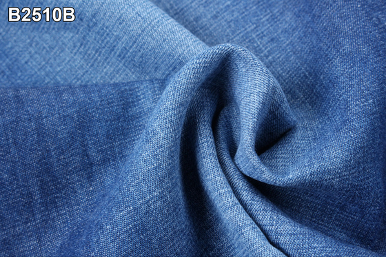 a tela da sarja de Nimes da camisa de algodão 32S penteou o material das camisas de Siro Spun Light Weight Denim